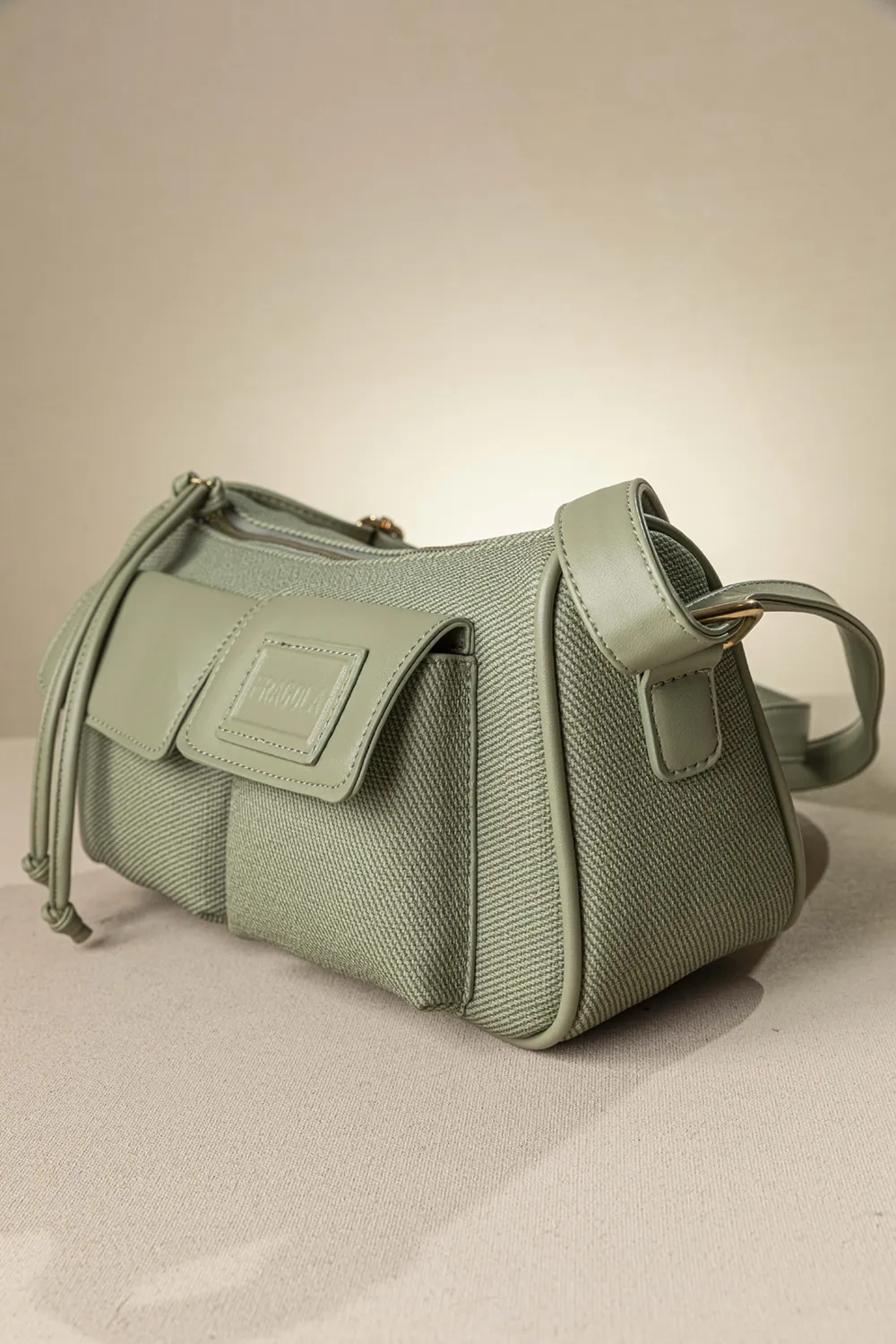 Τσαντάκι ώμου και χιαστί με εξωτερικές τσέπες