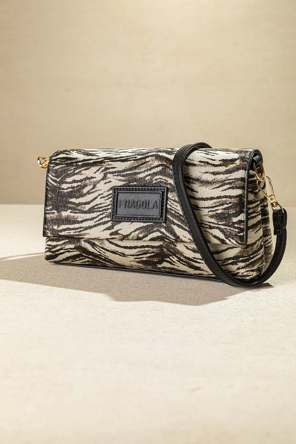 Τσαντάκι ώμου και χιαστί με καπάκι