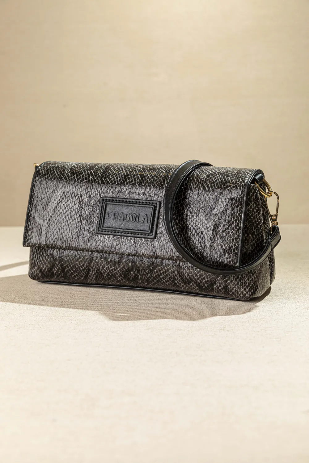 Τσαντάκι ώμου και χιαστί με καπάκι