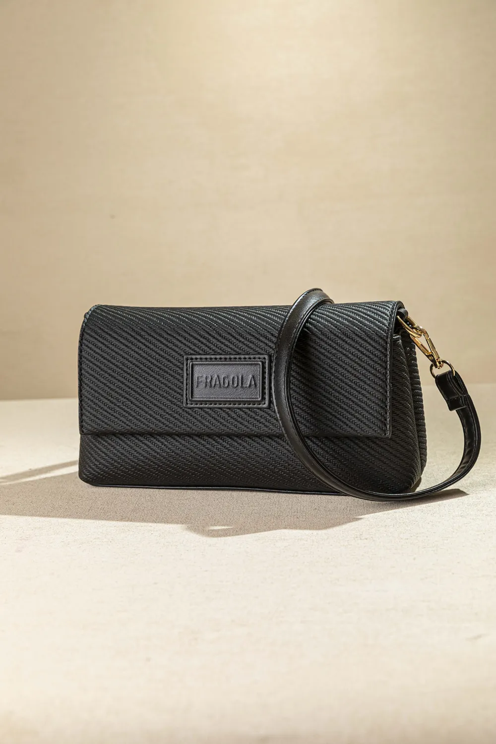 Τσαντάκι ώμου και χιαστί με καπάκι