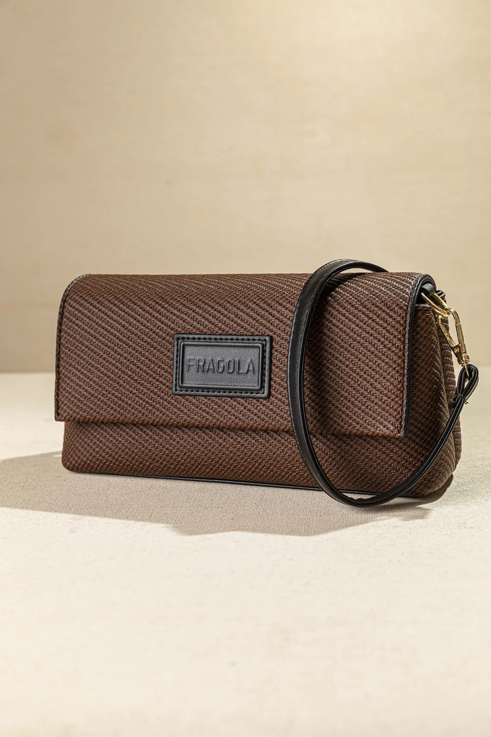 Τσαντάκι ώμου και χιαστί με καπάκι