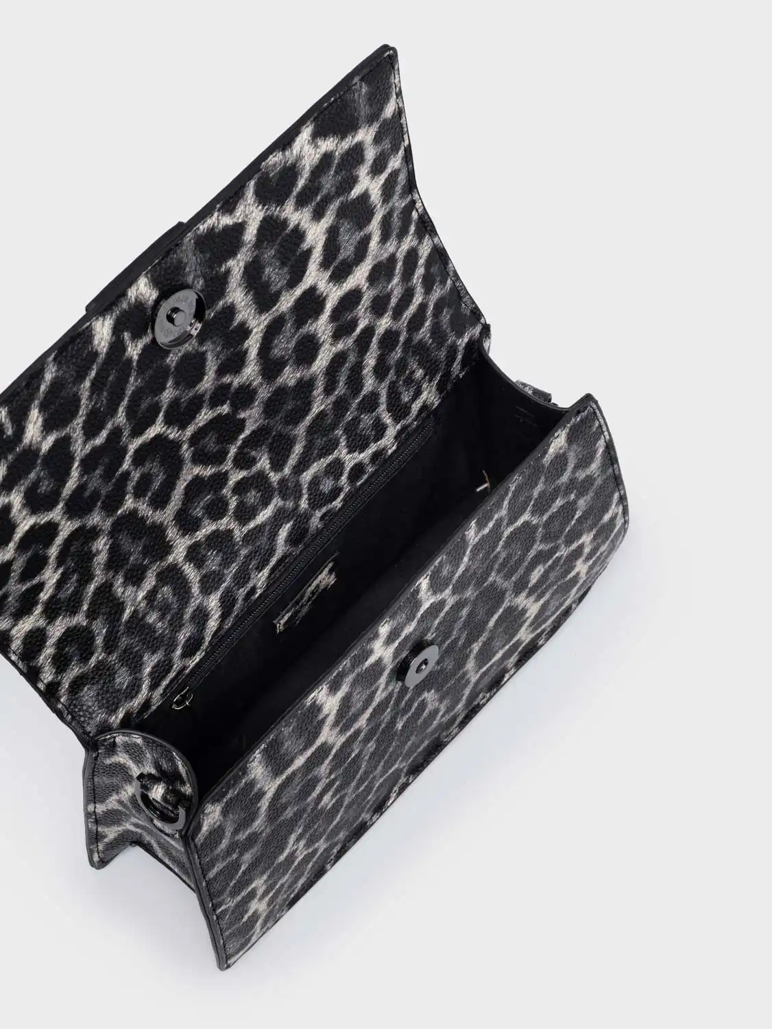 Blake Leopard Black Gun