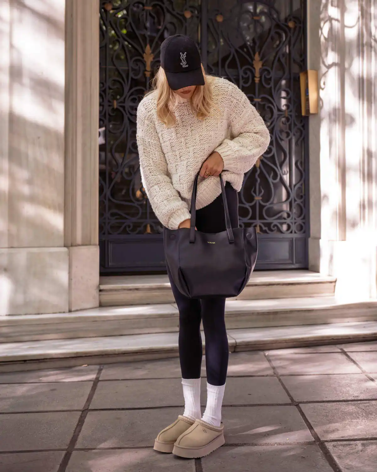 Bree Black Light Gold