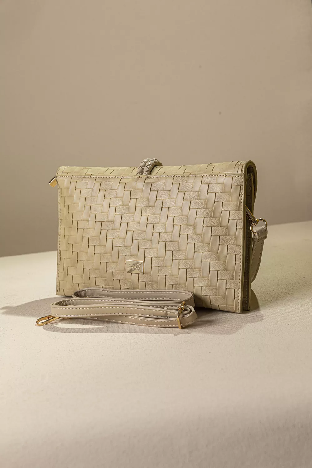 Γυναικείος φάκελος με πλεκτή υφή Γυναικείος φάκελος με πλεκτή υφή