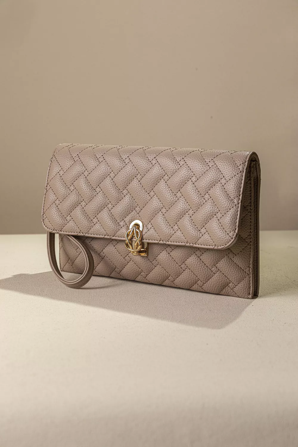 Διαχρονικός γυναικείος φάκελος Διαχρονικός γυναικείος φάκελος