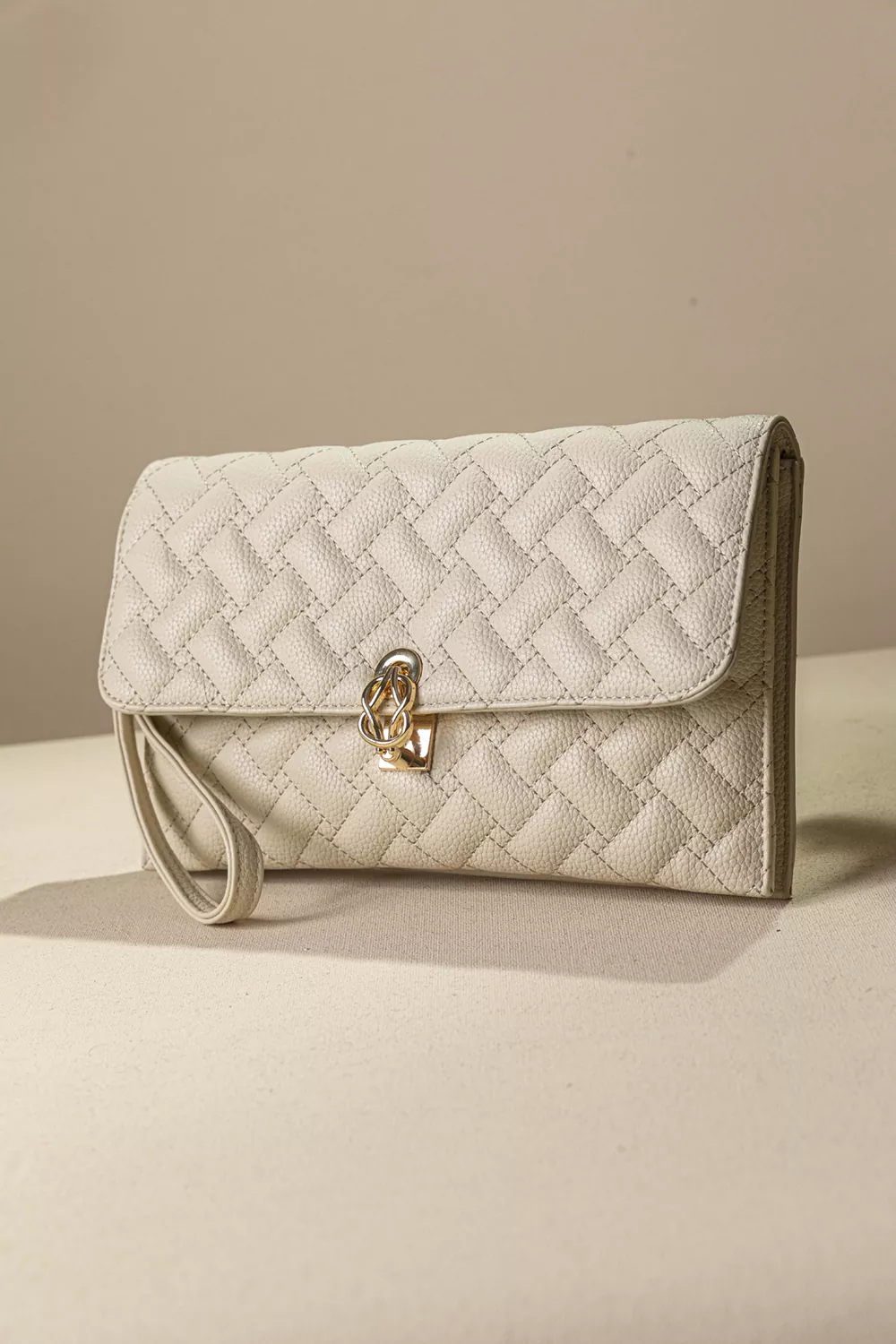 Διαχρονικός γυναικείος φάκελος Διαχρονικός γυναικείος φάκελος