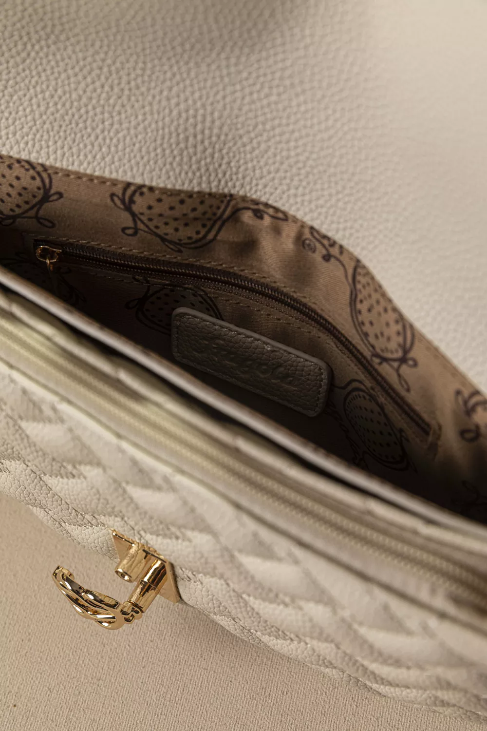 Διαχρονικός γυναικείος φάκελος