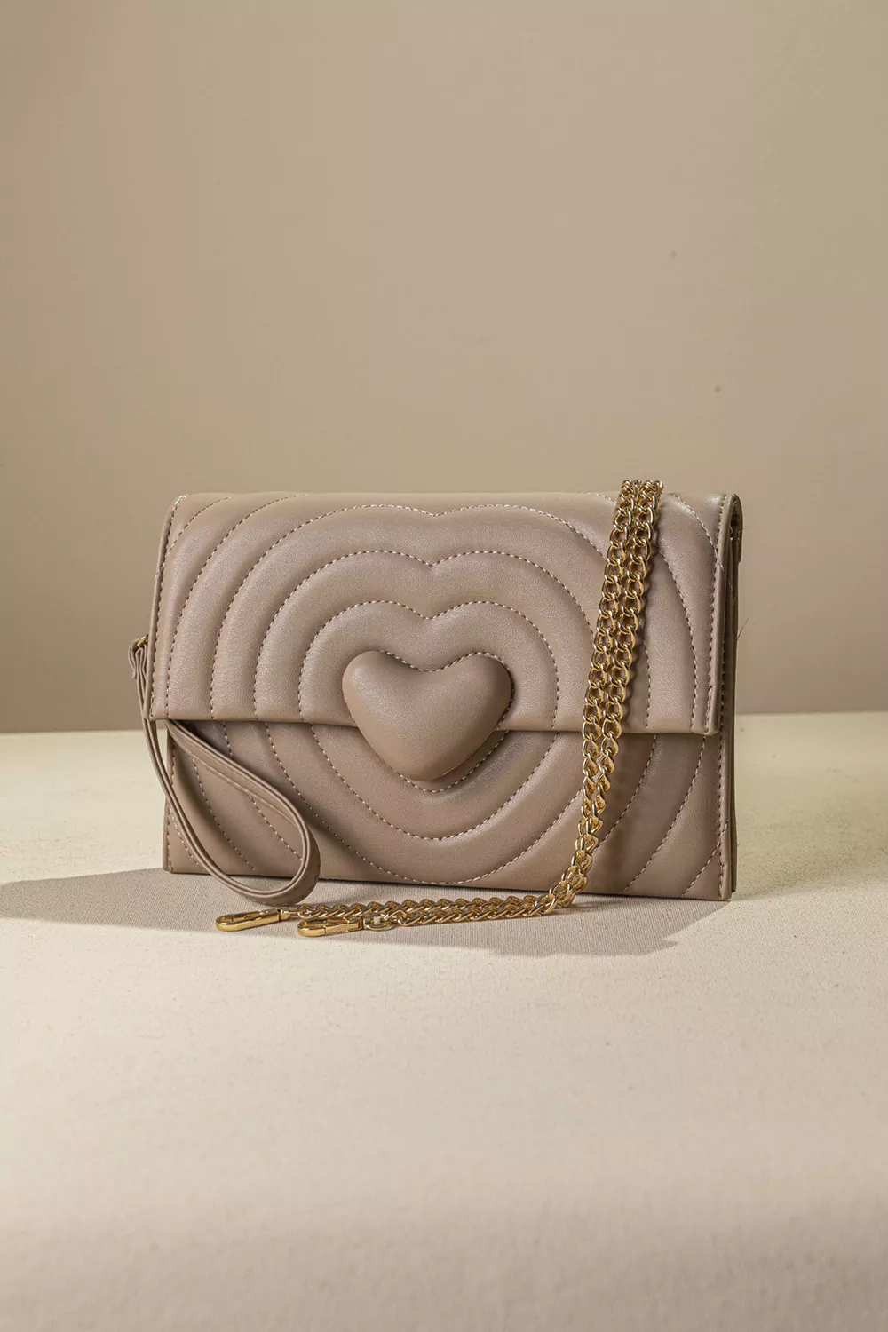 Νεανικός γυναικείος φάκελος Νεανικός γυναικείος φάκελος