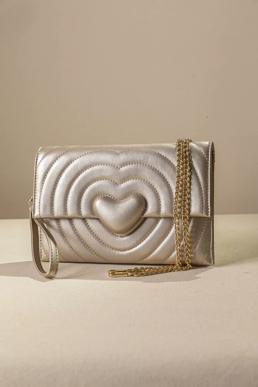 Νεανικός γυναικείος φάκελος Νεανικός γυναικείος φάκελος