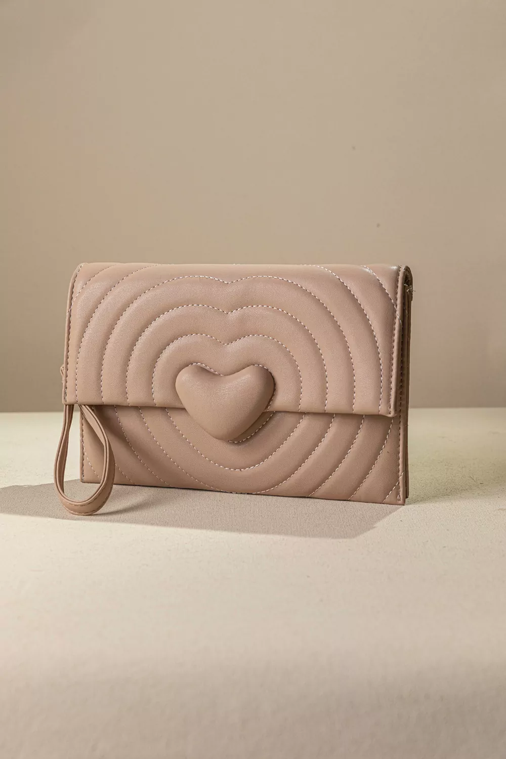 Νεανικός γυναικείος φάκελος Νεανικός γυναικείος φάκελος