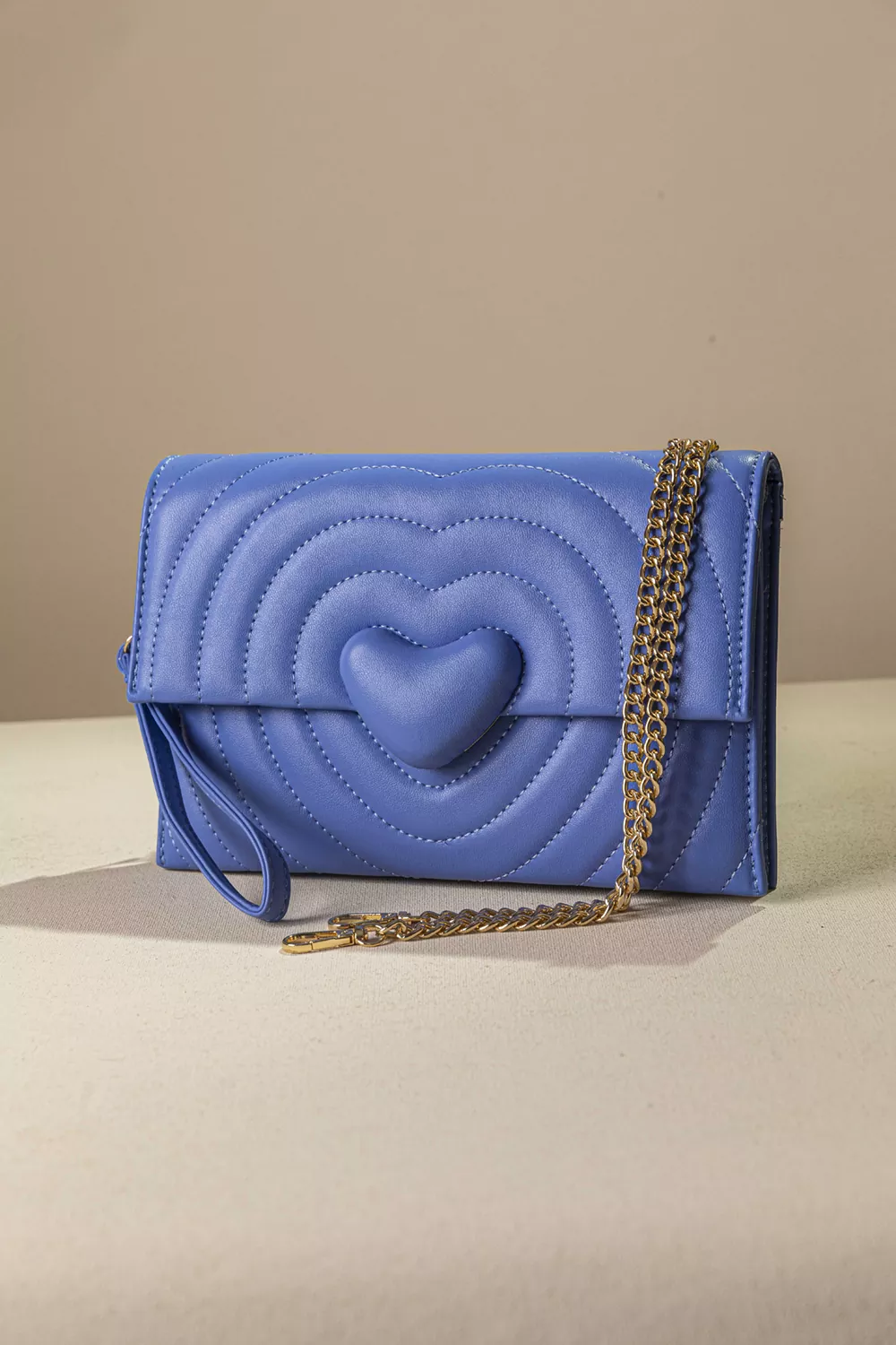 Νεανικός γυναικείος φάκελος Νεανικός γυναικείος φάκελος