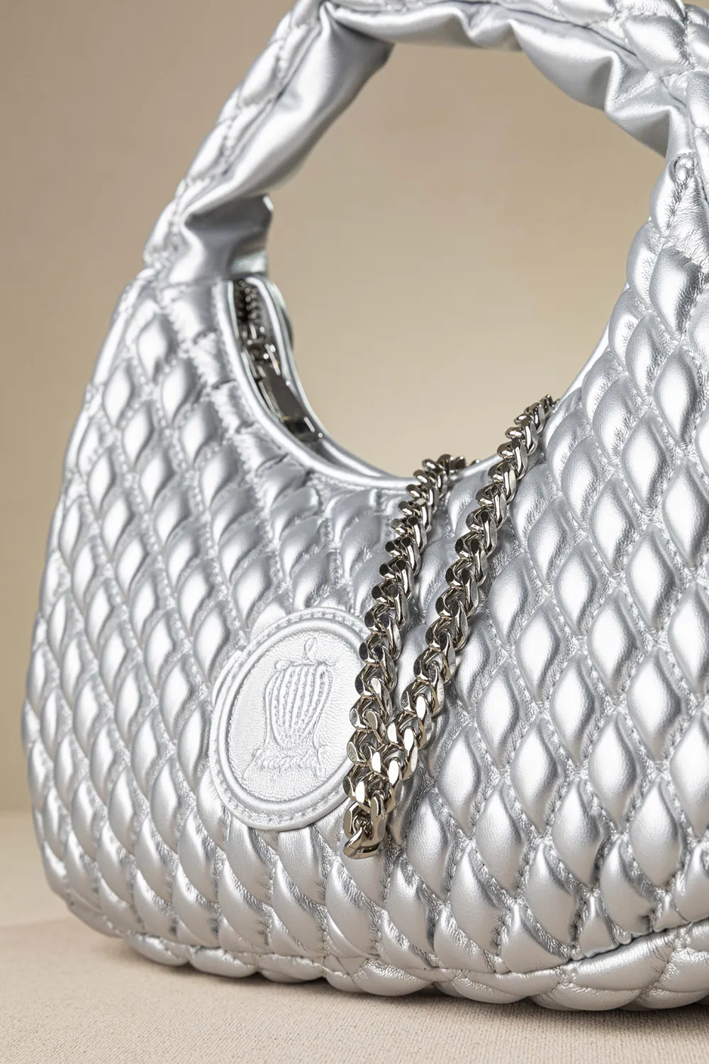 Οβάλ τσάντα χειρός και ώμου με αφαιρούμενη αλυσίδα