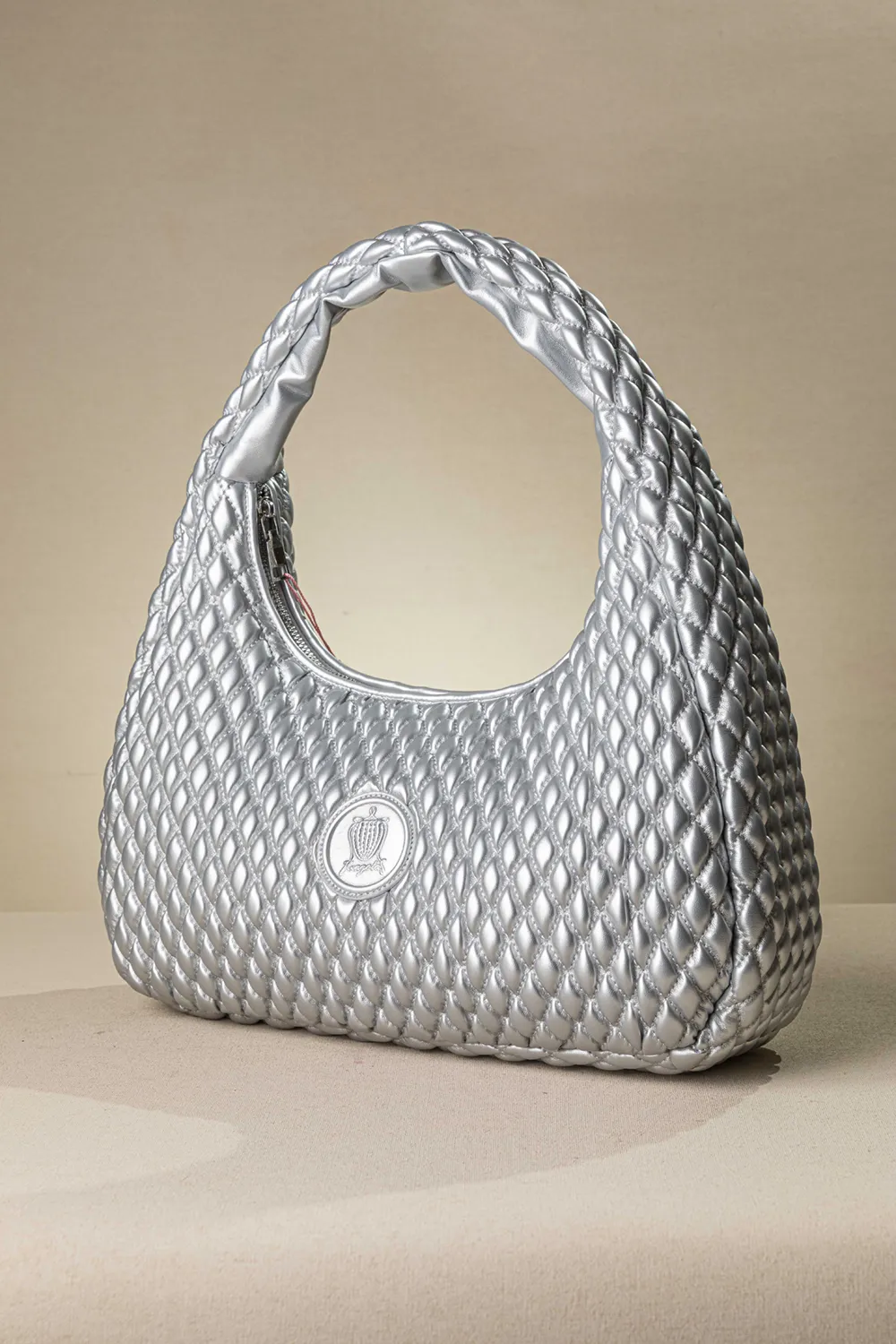 Οβάλ τσάντα ώμου μεγάλη για όλες τις ώρες