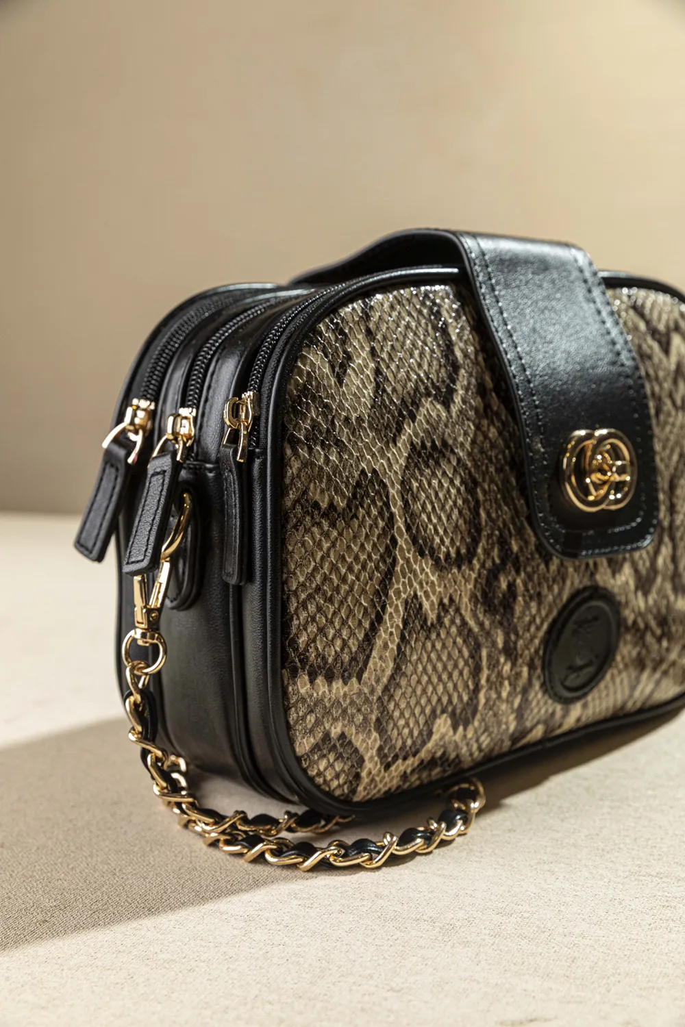 Τρίχωρη τσάντα χιαστί και ώμου