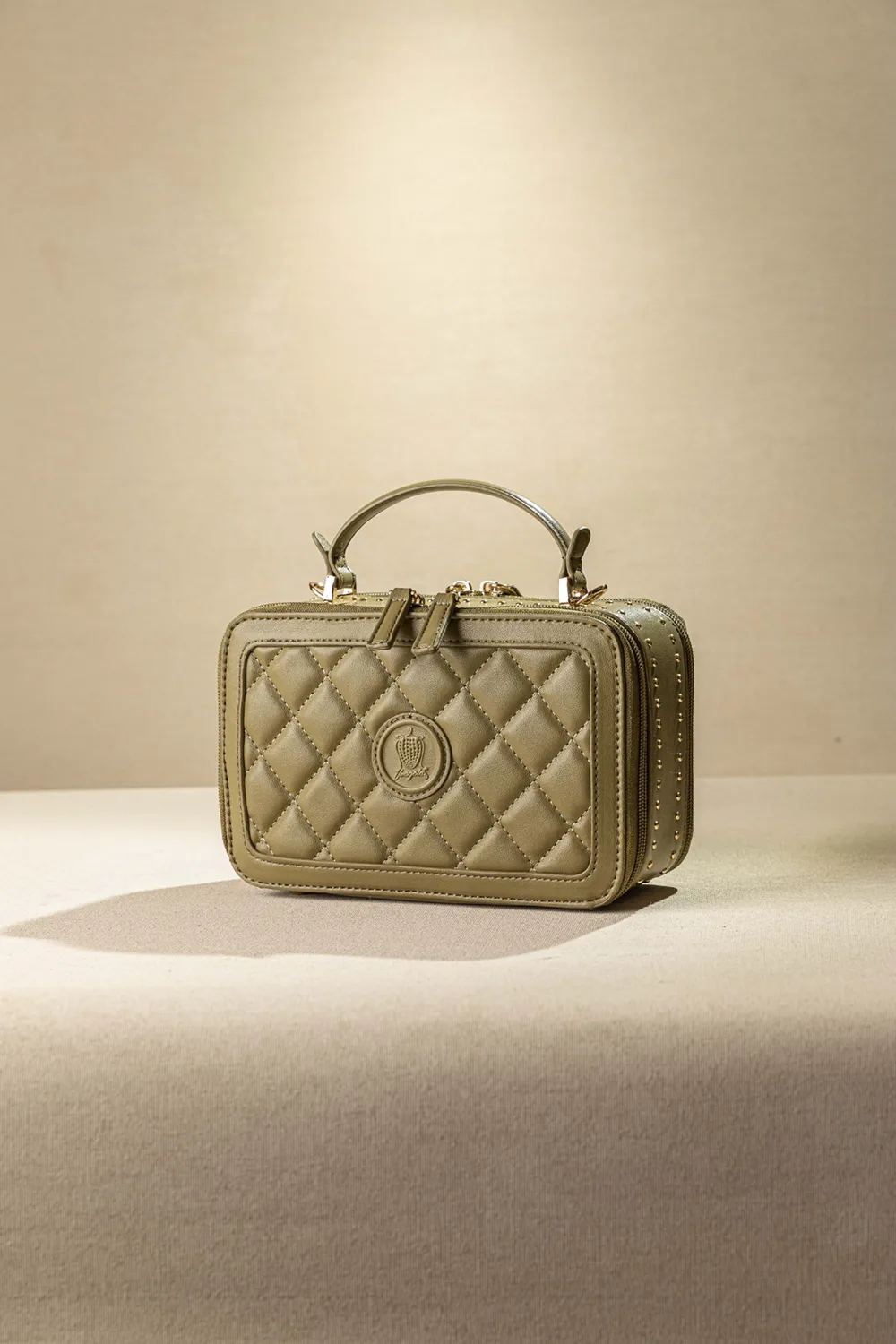 Κομψό, πολυτελές τσαντάκι με vintage αισθητική