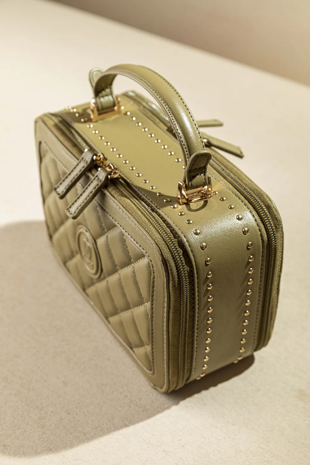 Κομψό, πολυτελές τσαντάκι με vintage αισθητική