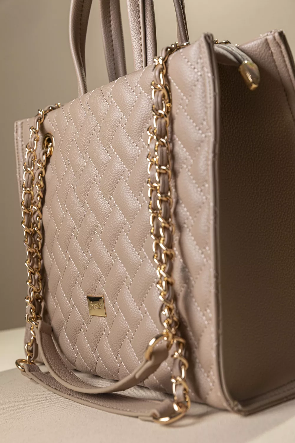 Καπιτονέ τσάντα με άποψη