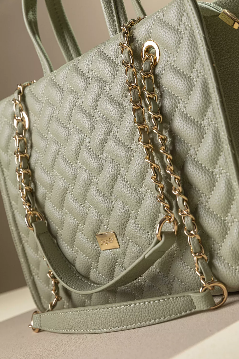 Καπιτονέ τσάντα με άποψη