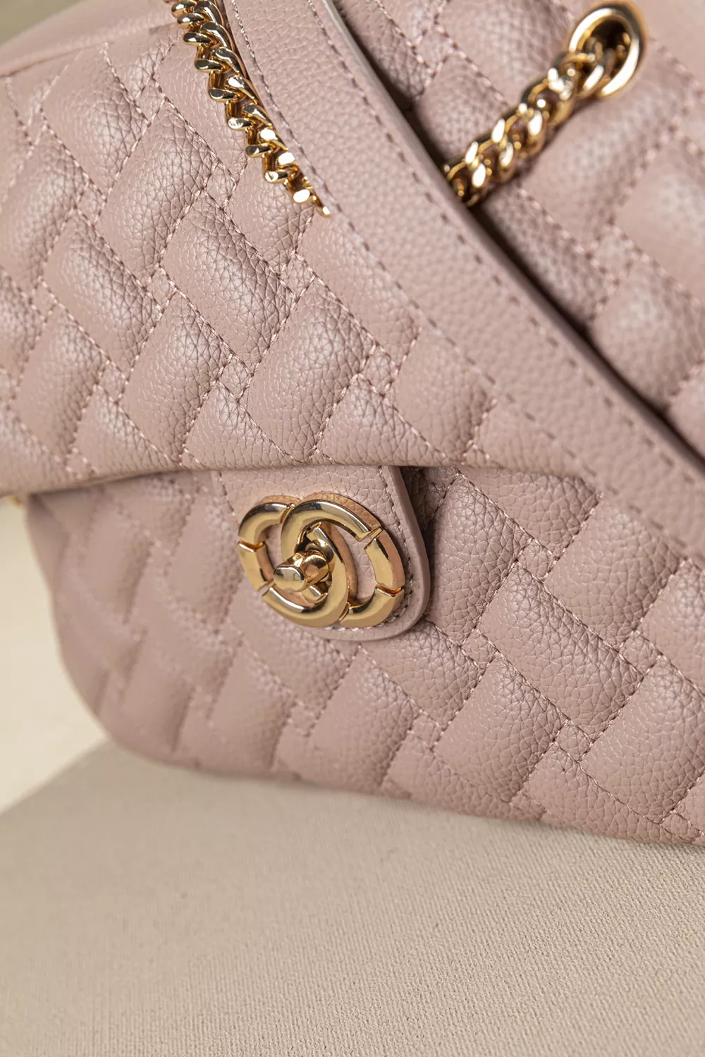 Κλασική τσάντα ώμου με αλυσίδα