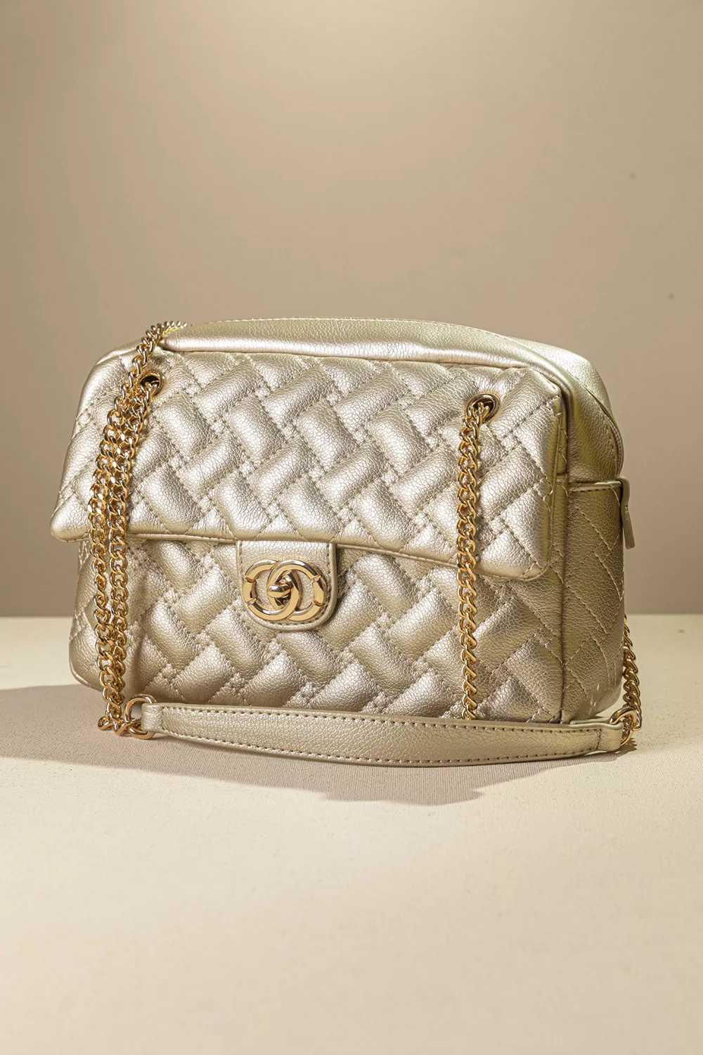 Κλασική τσάντα ώμου με αλυσίδα