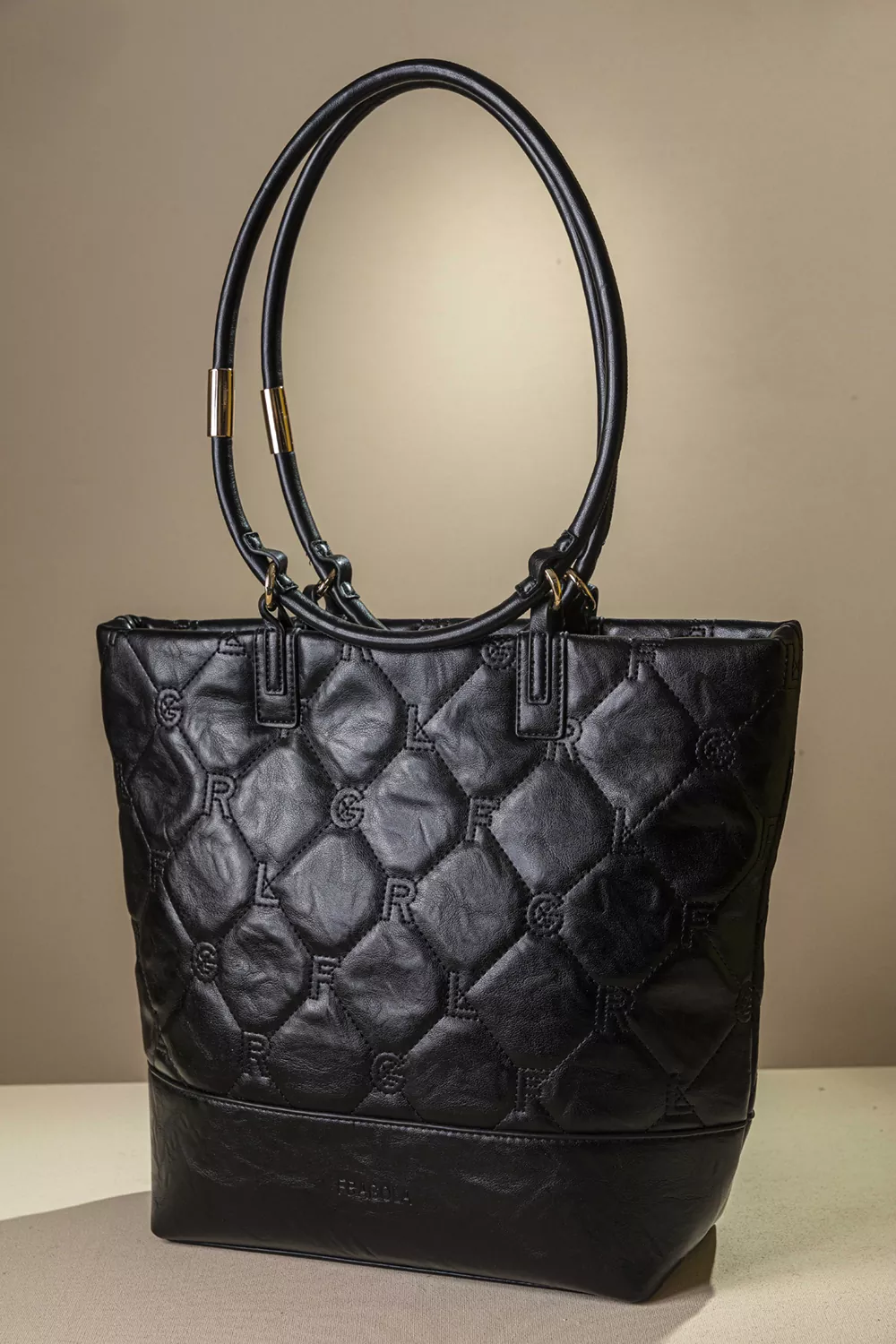 Κομψή γυναικεία τσάντα χειρός και ώμου