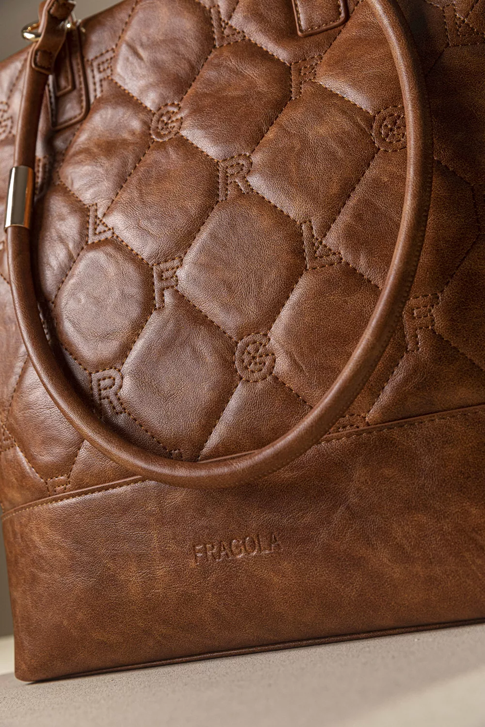 Κομψή γυναικεία τσάντα χειρός και ώμου