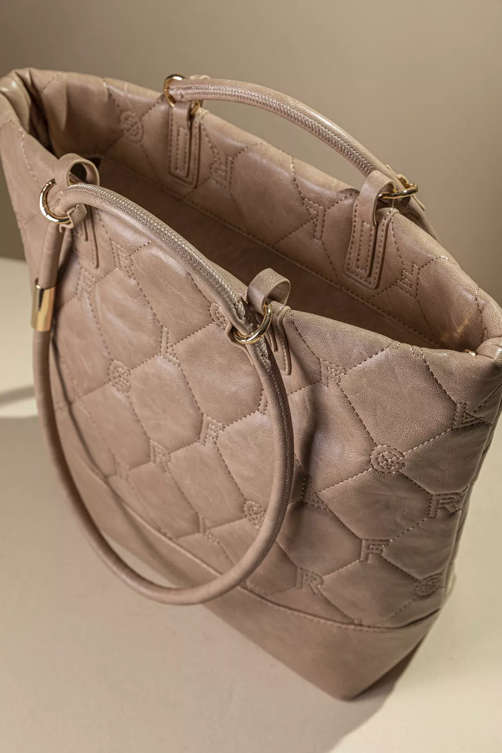 Κομψή γυναικεία τσάντα χειρός και ώμου