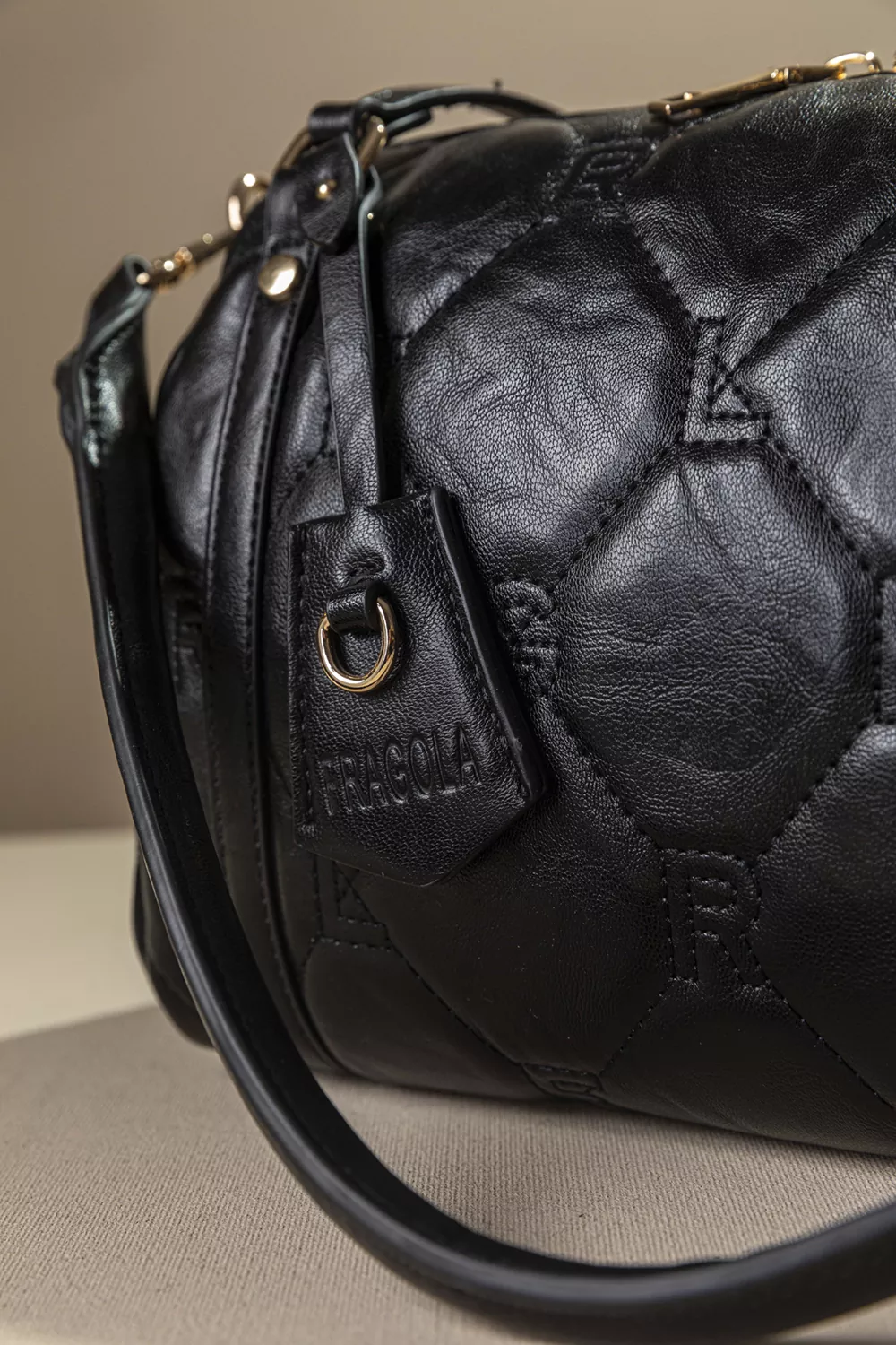 Κομψή γυναικεία τσάντα ώμου