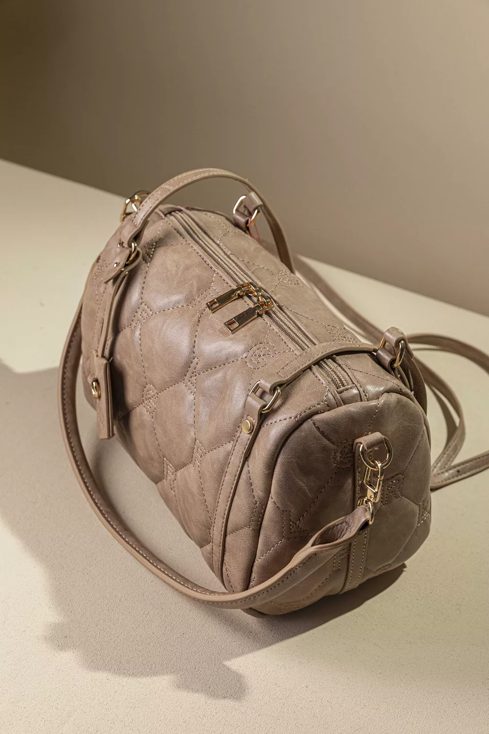 Κομψή γυναικεία τσάντα ώμου