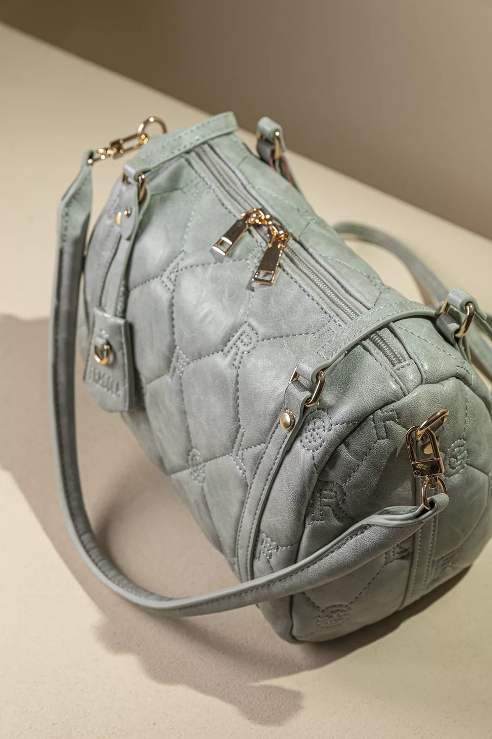 Κομψή γυναικεία τσάντα ώμου