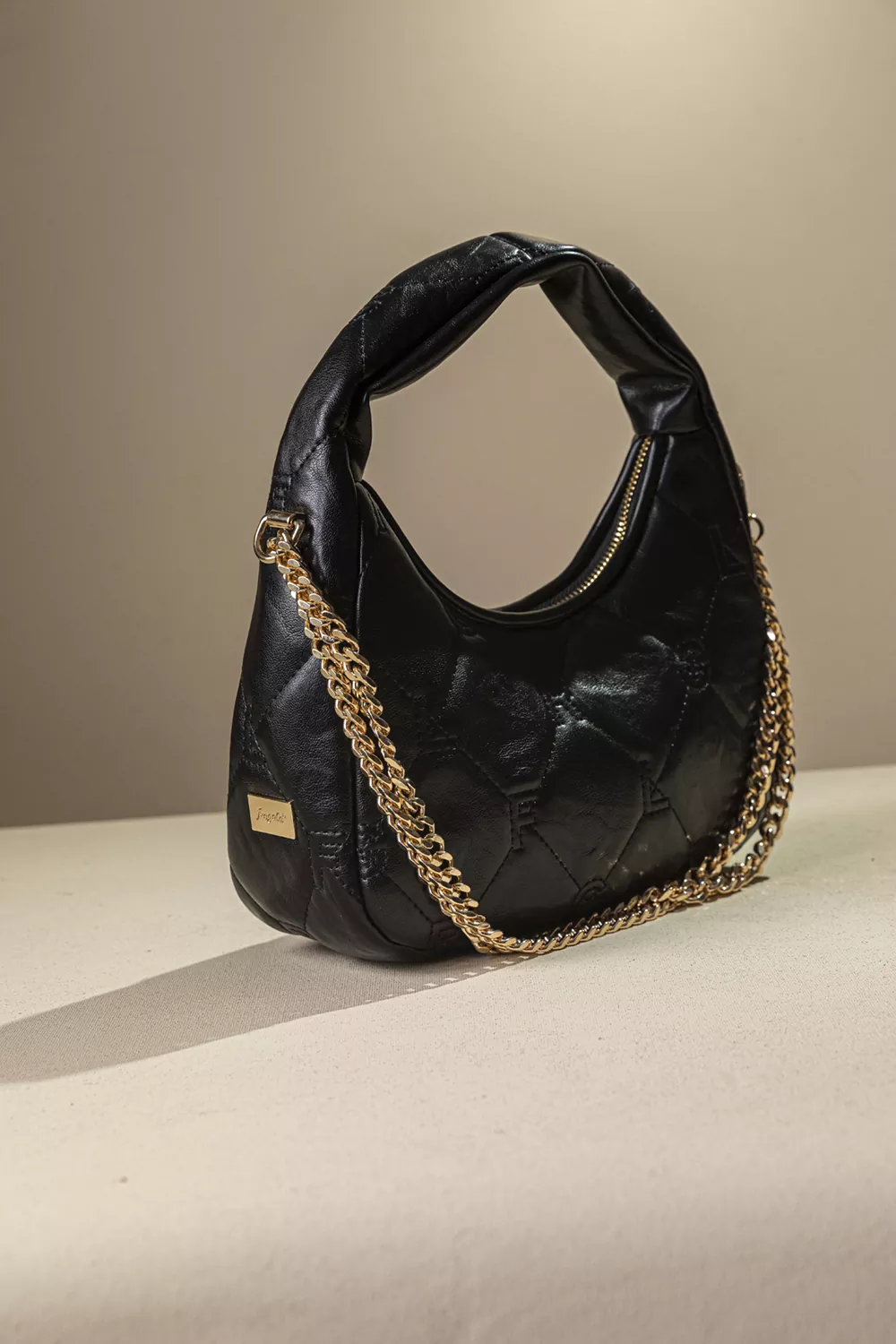 Οβάλ τσάντα χειρός και ώμου με αφαιρούμενη αλυσίδα