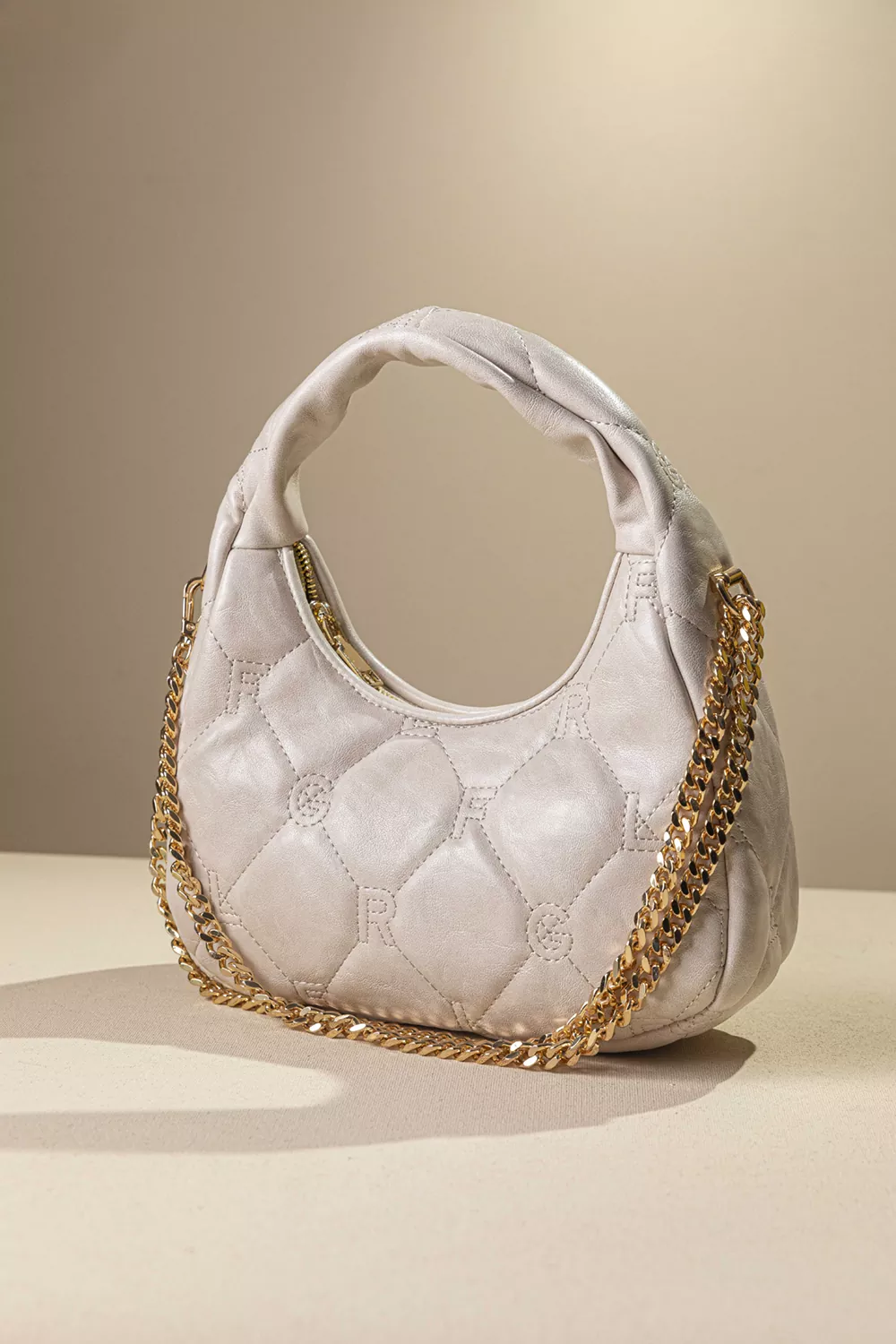 Οβάλ τσάντα χειρός και ώμου με αφαιρούμενη αλυσίδα