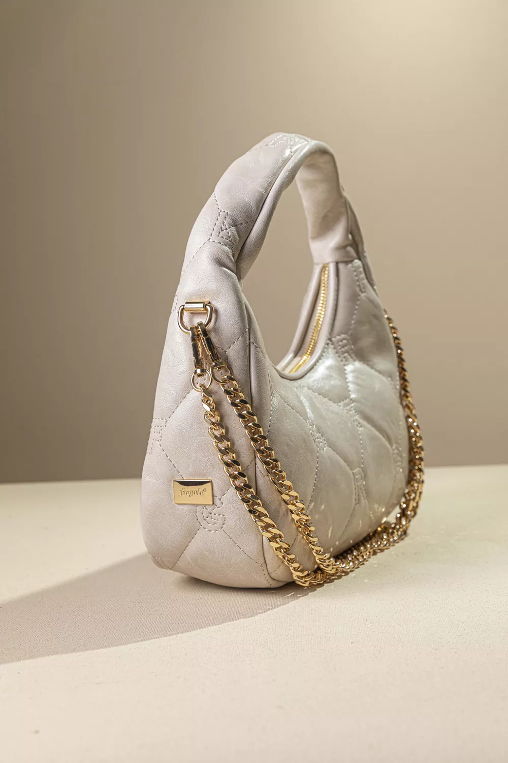 Οβάλ τσάντα χειρός και ώμου με αφαιρούμενη αλυσίδα