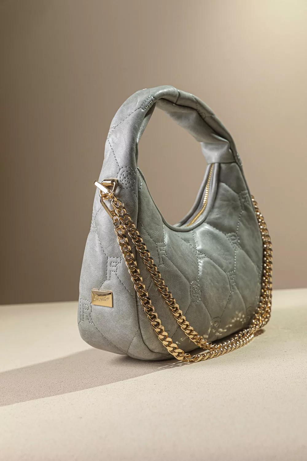 Οβάλ τσάντα χειρός και ώμου με αφαιρούμενη αλυσίδα