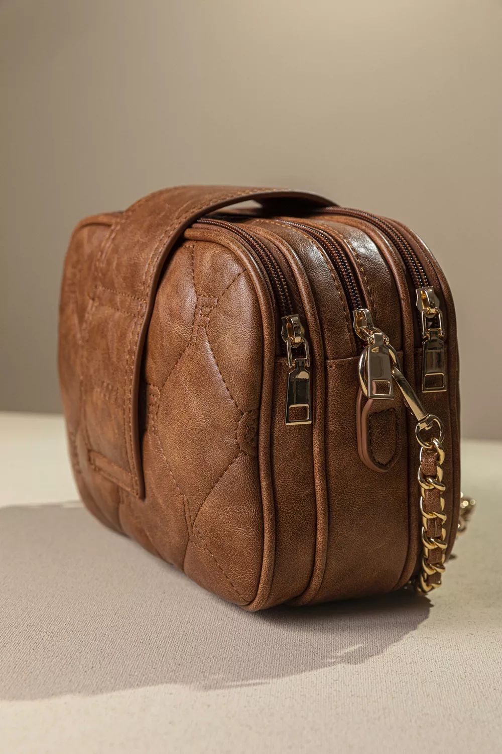 Τριθέσια τσάντα puffer χιαστί και ώμου