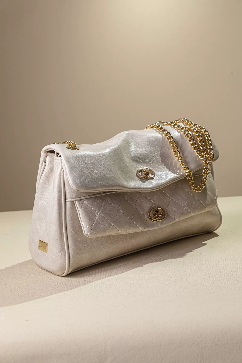 Γυναικεία τσάντα ώμου με αλυσίδα