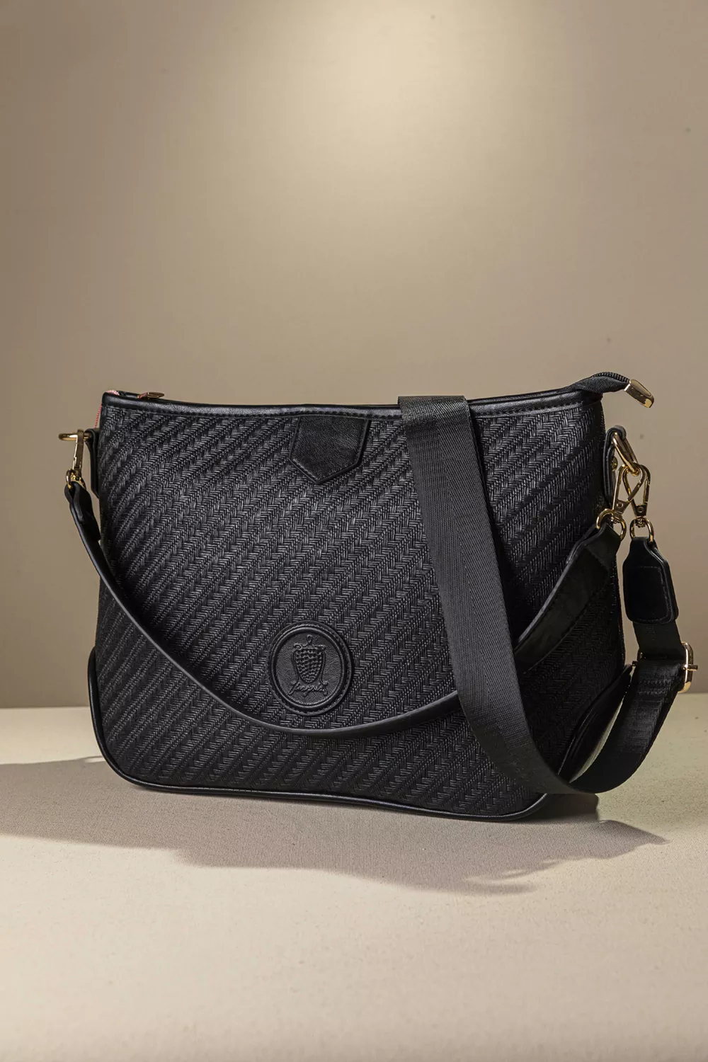 Η τσάντα με το απόλυτο μέγεθος ιδανικό για όλες τις γυναίκες