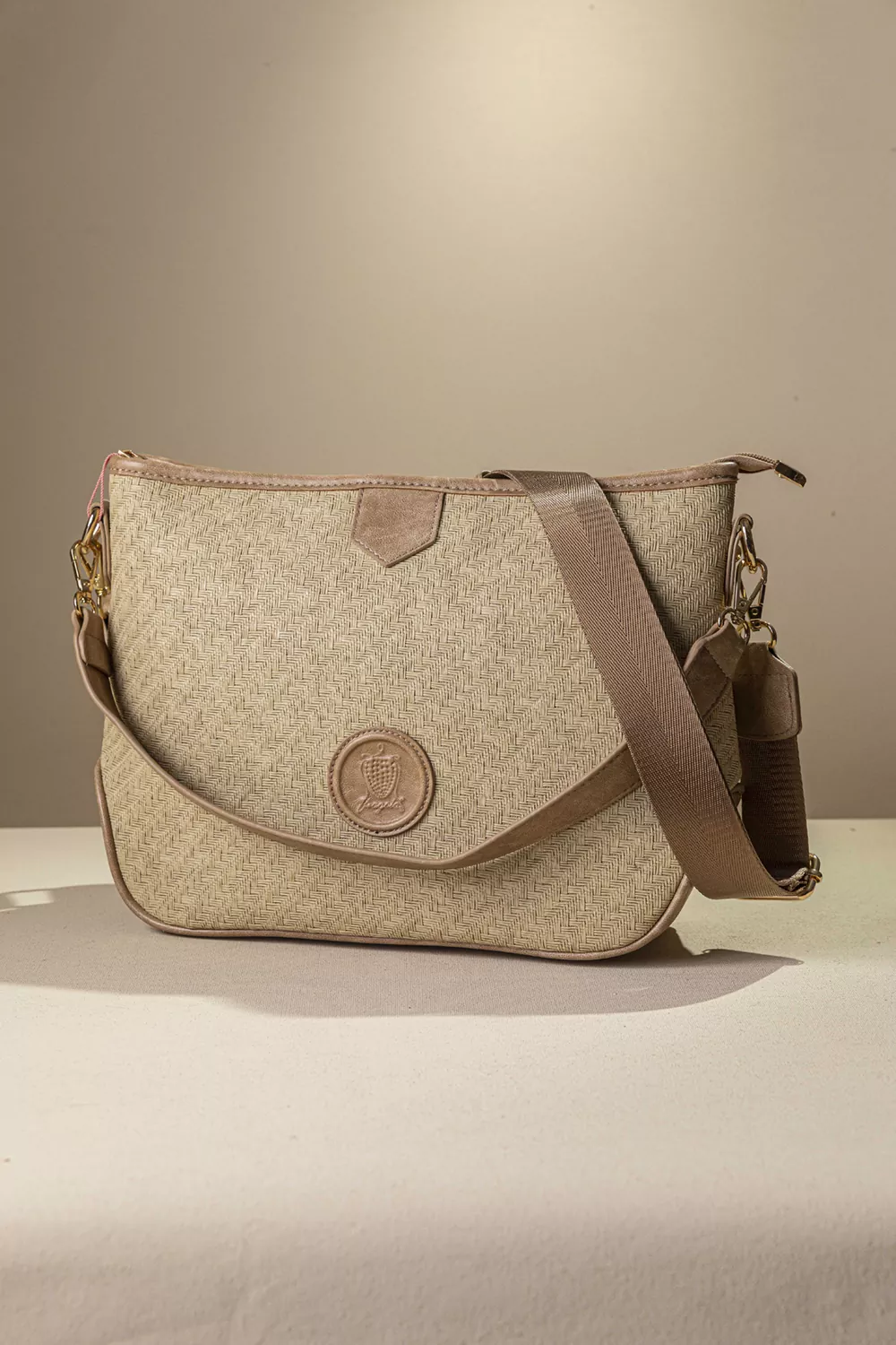 Η τσάντα με το απόλυτο μέγεθος ιδανικό για όλες τις γυναίκες