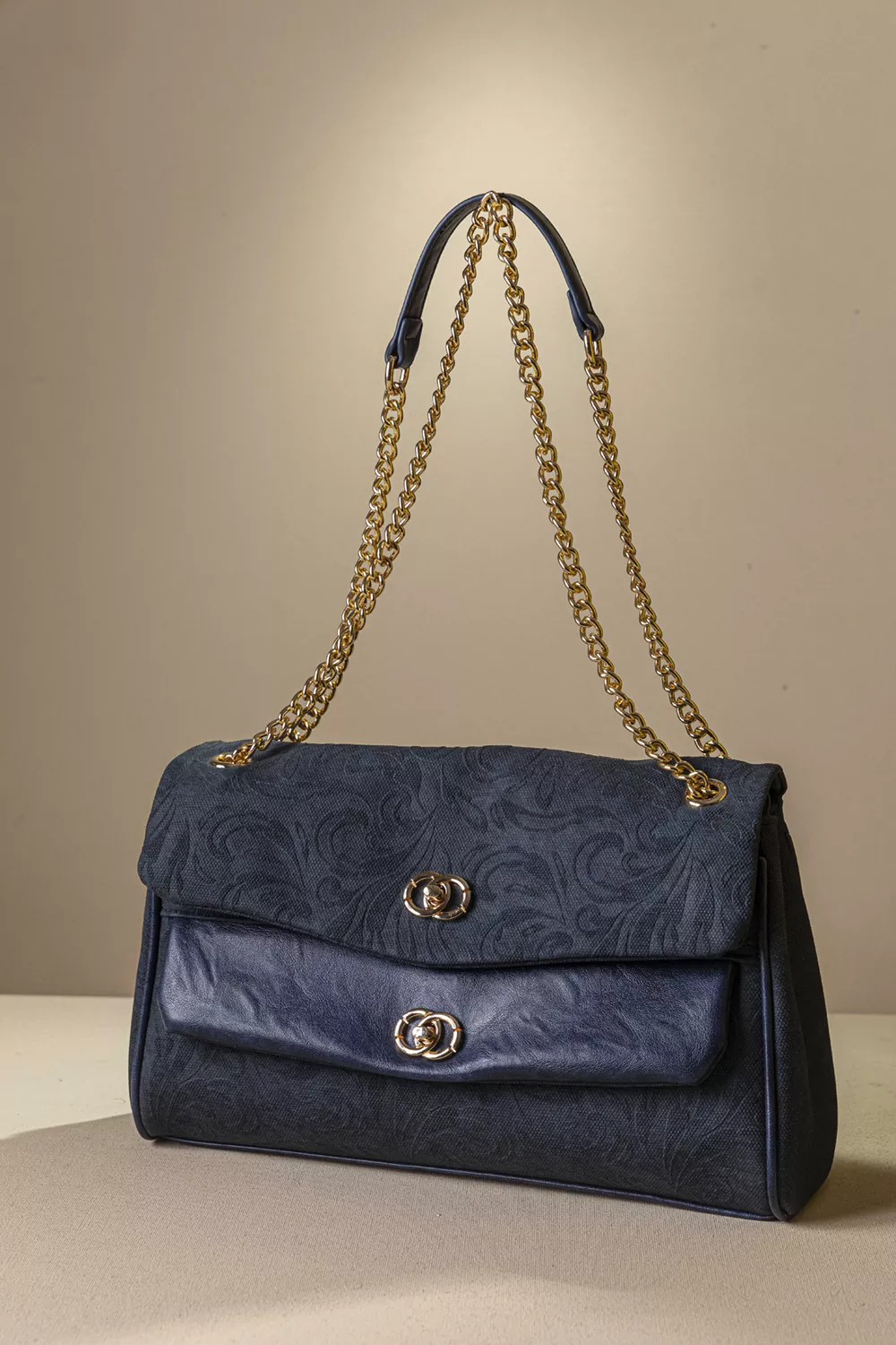 Γυναικεία τσάντα ώμου με αλυσίδα