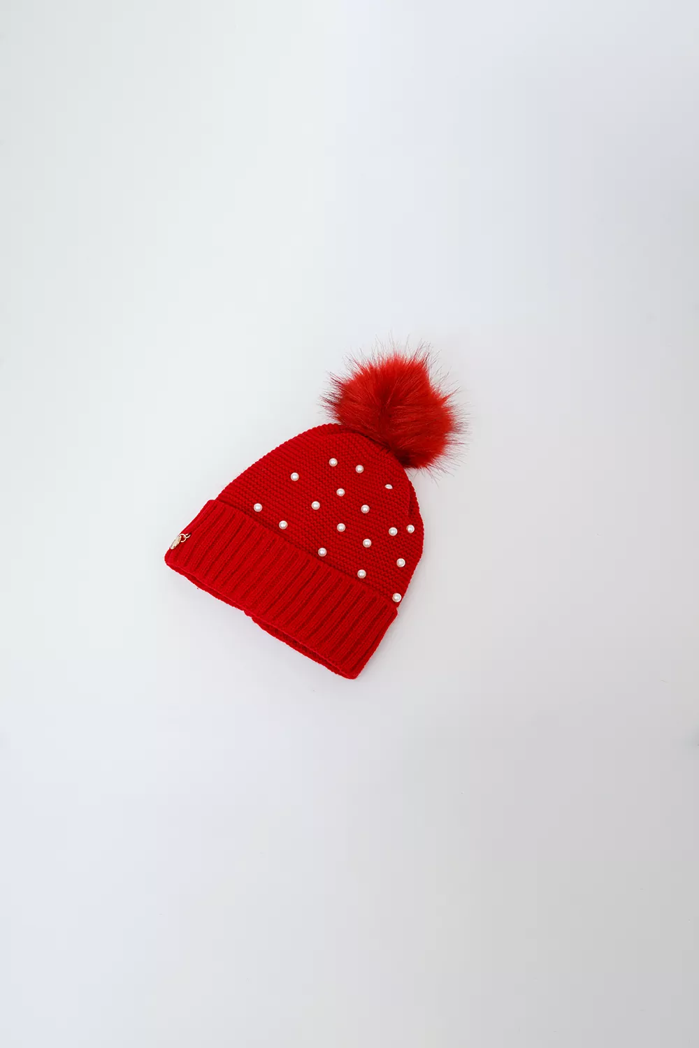 Γυναικείος σκούφος με πέρλες Γυναικείος σκούφος με πέρλες