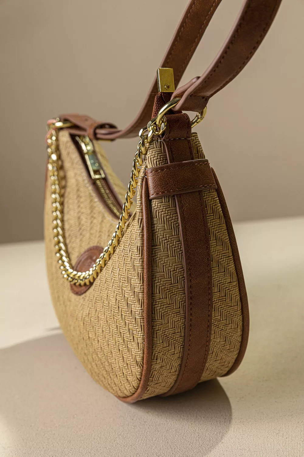 Νεανική διαχρονική τσάντα ώμου