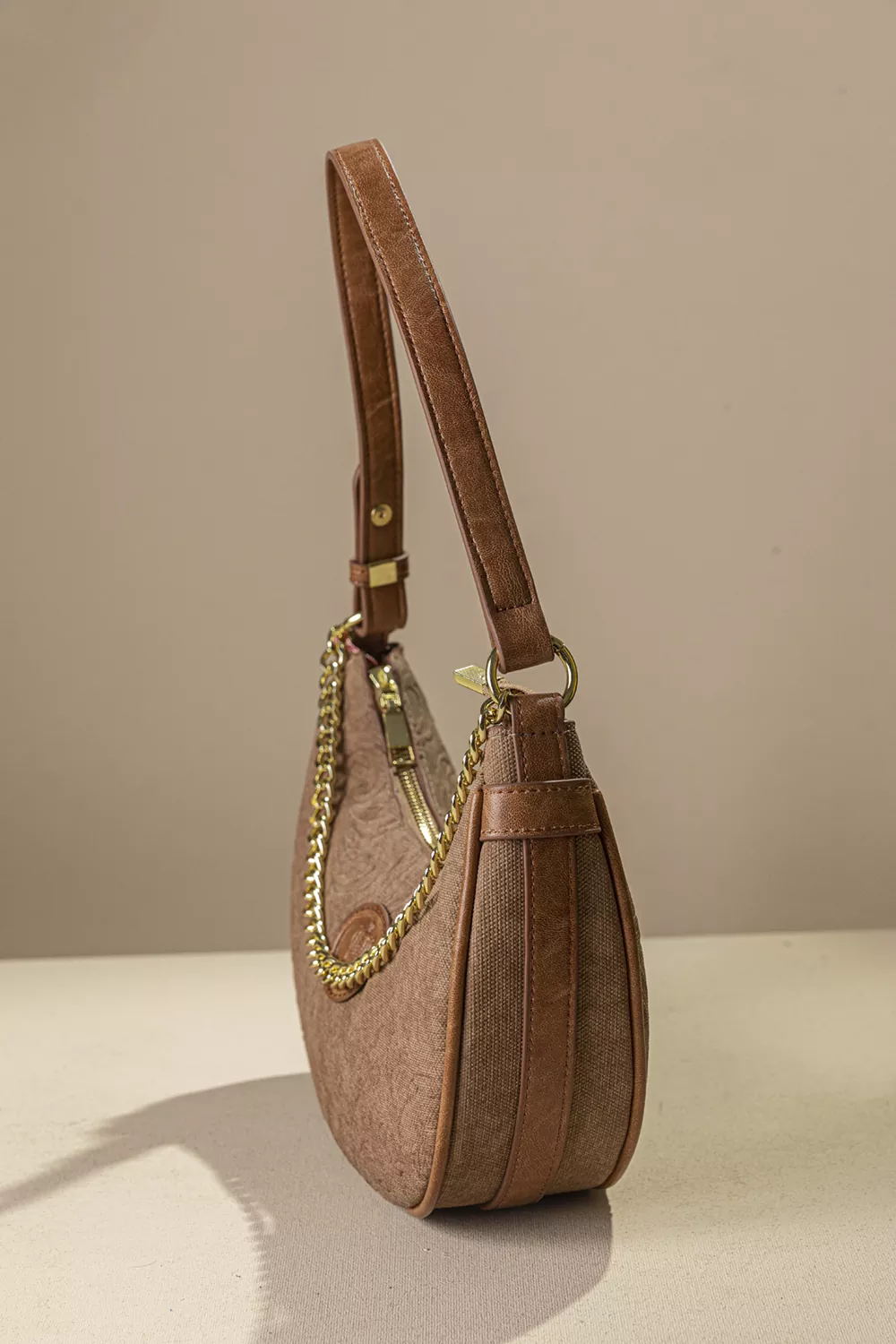 Νεανική διαχρονική τσάντα ώμου