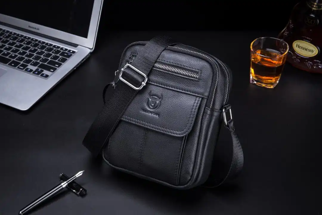 Δερμάτινο τσαντάκι ώμου Bull Captain DJB 016 μαύρο