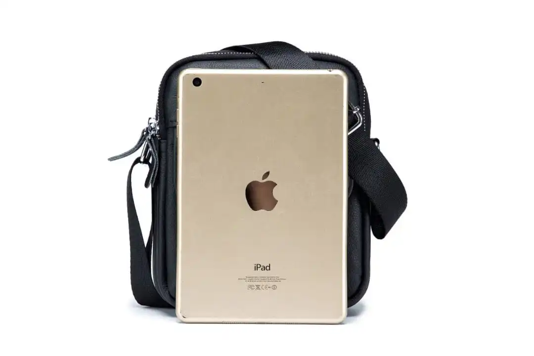 Δερμάτινο τσαντάκι ώμου Bull Captain DJB 016 μαύρο