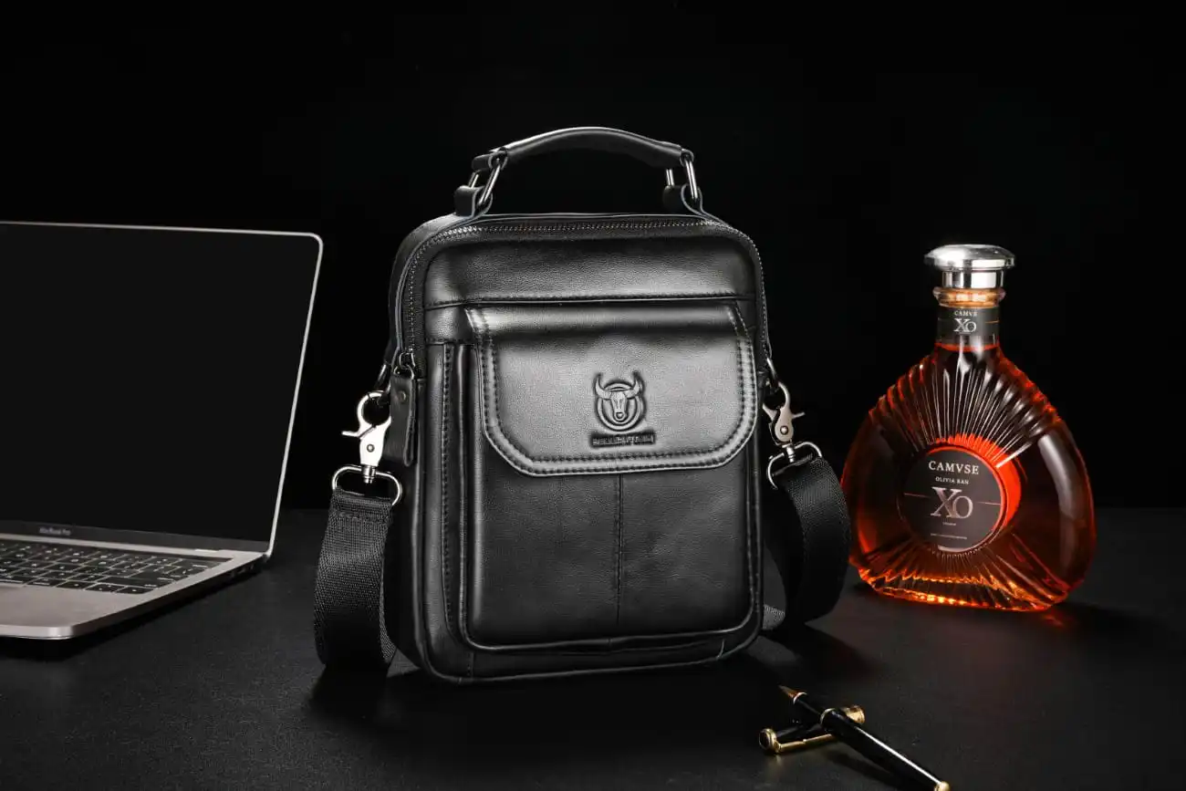 Δερμάτινο τσαντάκι ώμου Bull Captain DJB 049 μαύρο Δερμάτινο τσαντάκι ώμου Bull Captain DJB 049 μαύρο