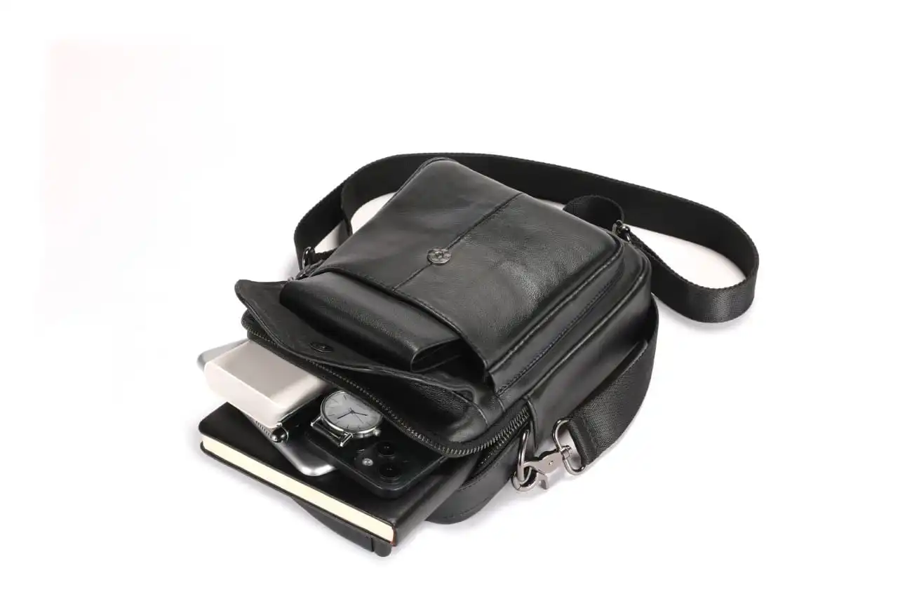 Δερμάτινο τσαντάκι ώμου Bull Captain DJB 049 μαύρο