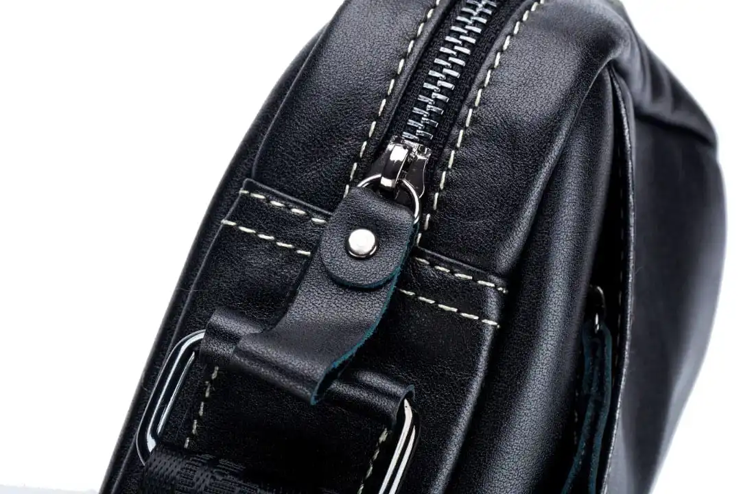 Δερμάτινο τσαντάκι ώμου Bull Captain DJB 228 μαύρο