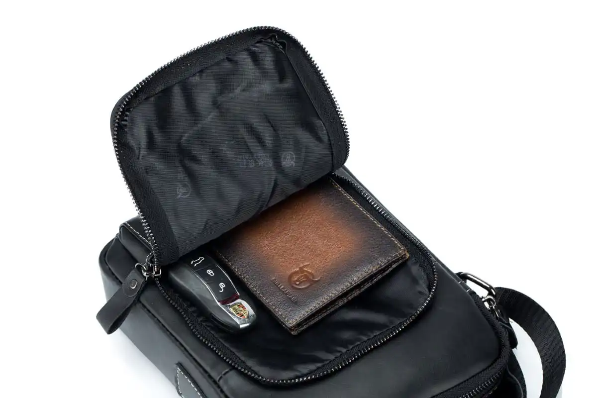 Ανδρική δερμάτινη τσάντα ώμου Bull Captain DJB 300 μαύρο