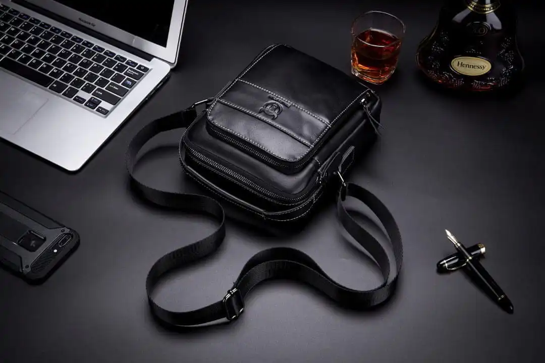 Δερμάτινο τσαντάκι ώμου Bull Captain DJB 888 μαύρο