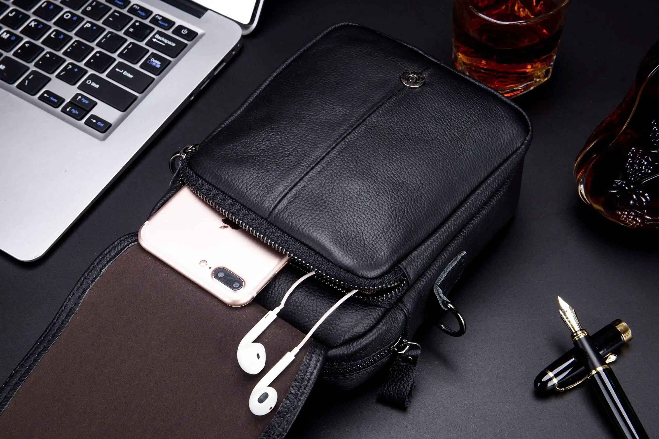 Δερμάτινο τσαντάκι ώμου Bull Captain DJB 015(L) μαύρο